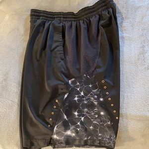 Men’s Nike Lebron Basketball shorts (Size L)
